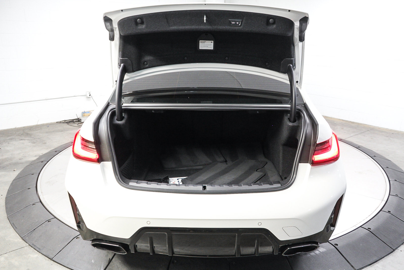 Used 2024 BMW M340i w/ Premium Package RWD image 26