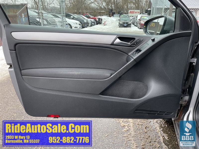 Used 2010 Volkswagen Golf 2-Door image 9