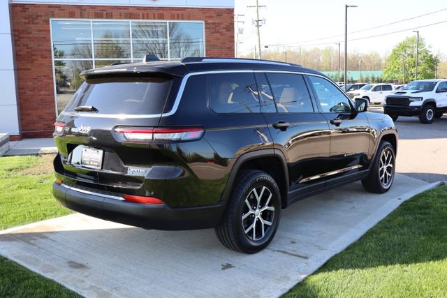 Used 2023 Jeep Grand Cherokee L Limited AWD/4WD image 34