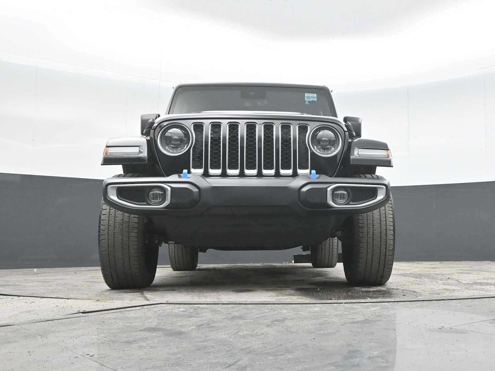Used 2023 Jeep Wrangler Sahara w/ Cold Weather Group image 40