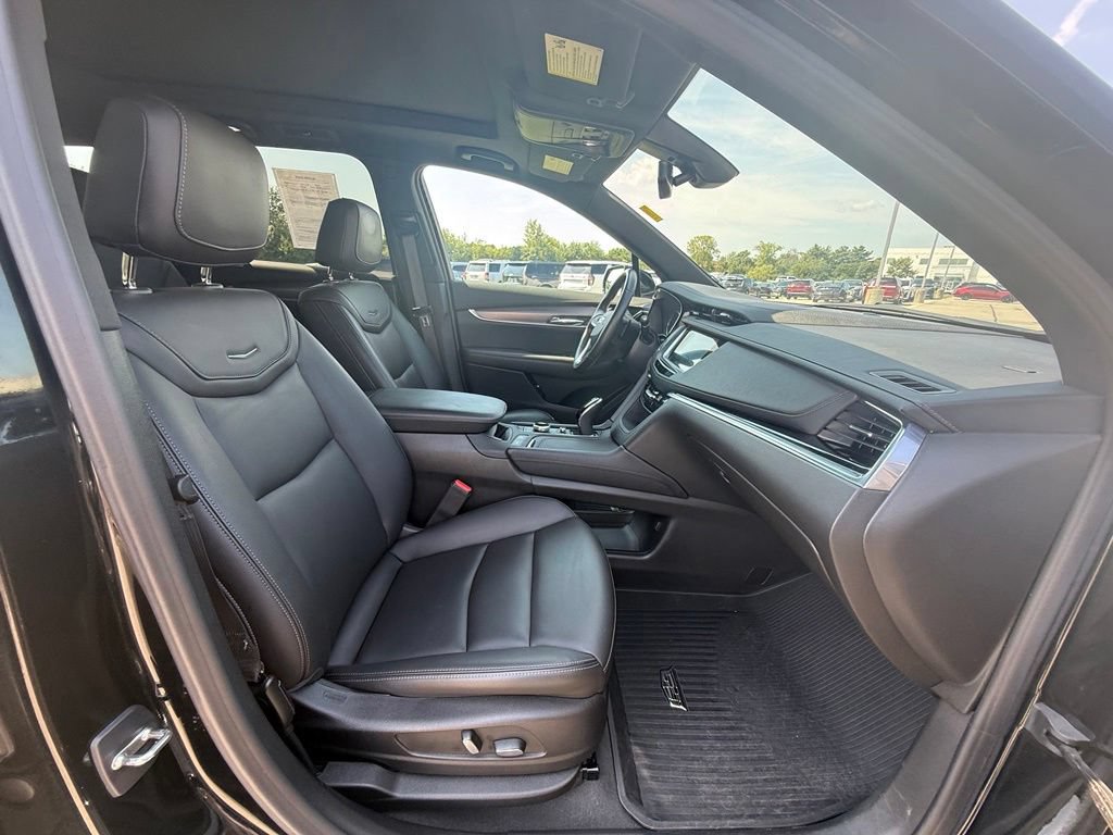 Certified 2024 Cadillac XT6 Luxury w/ LPO, Floor Liner Package AWD/4WD image 33