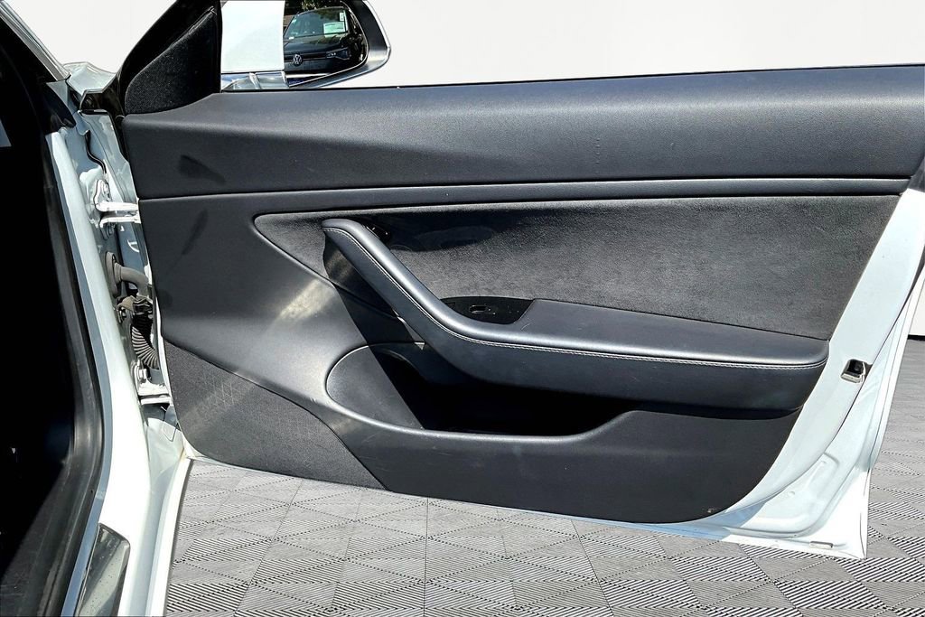 Used 2020 Tesla Model 3 Performance image 28