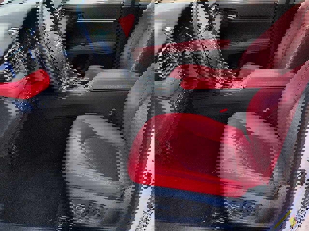 Used 2022 Toyota Camry XSE image 18