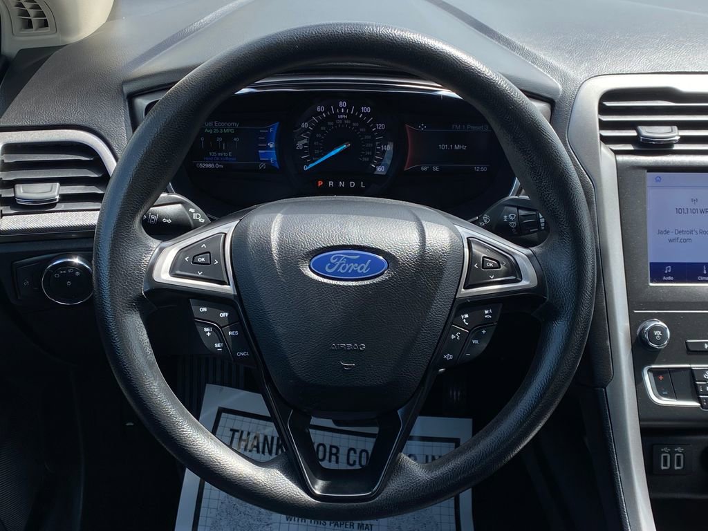 Used 2020 Ford Fusion SE FWD image 19