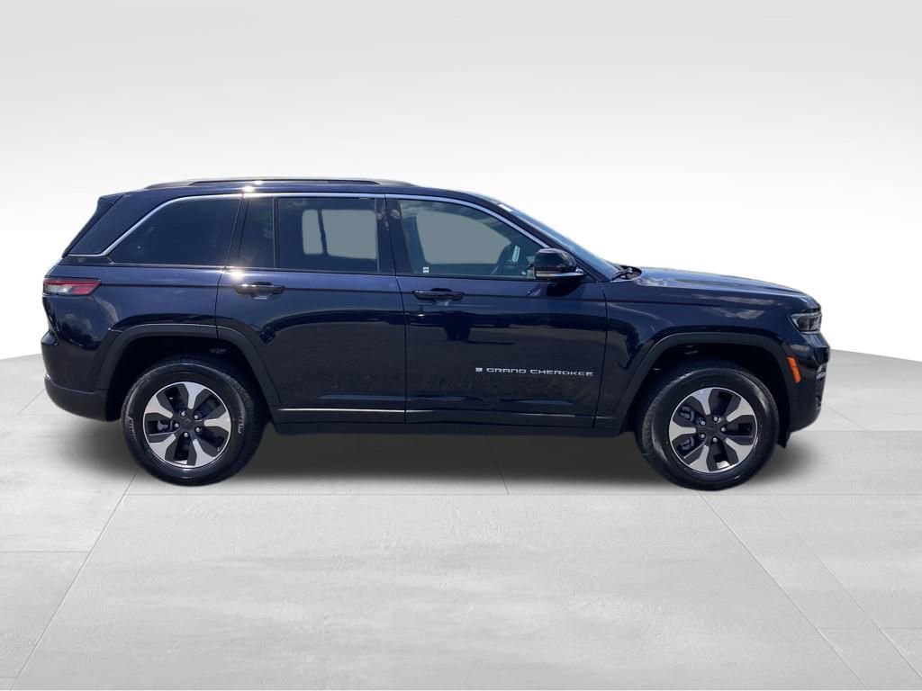 New 2024 Jeep Grand Cherokee Limited 4xe w/ Luxury Tech Group II image 15