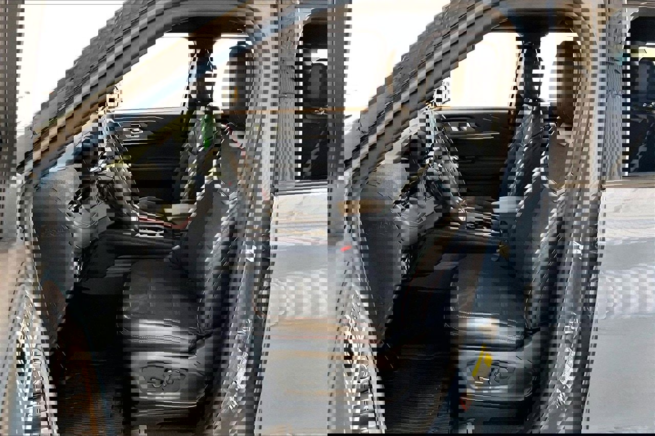 Certified 2025 Ford Explorer ST image 18