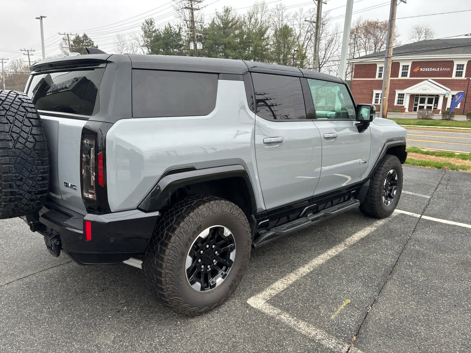 Used 2024 GMC Hummer EV 2X w/ Extreme Off-Road Package image 3