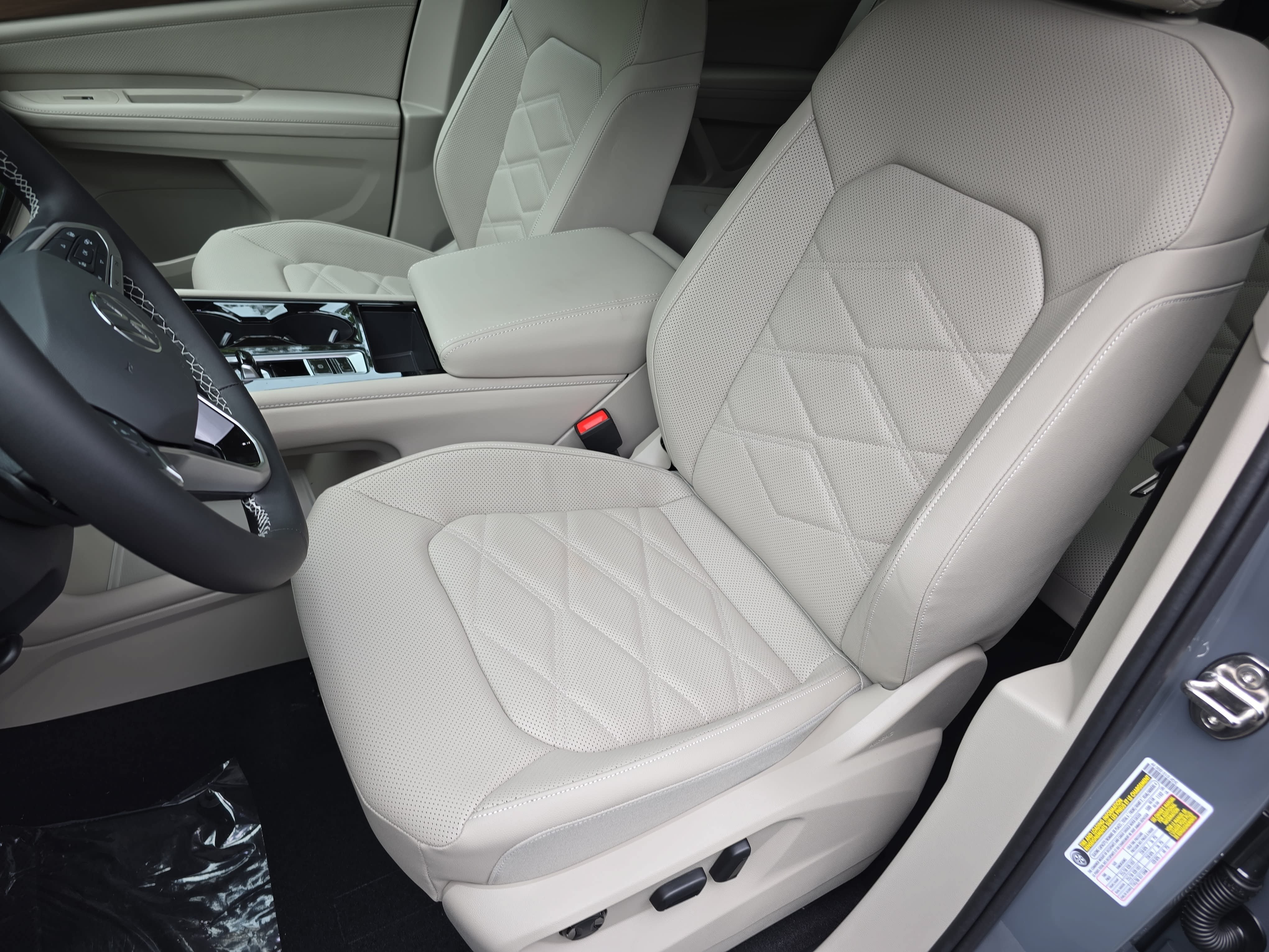 New 2026 Volkswagen Atlas SE FWD image 16