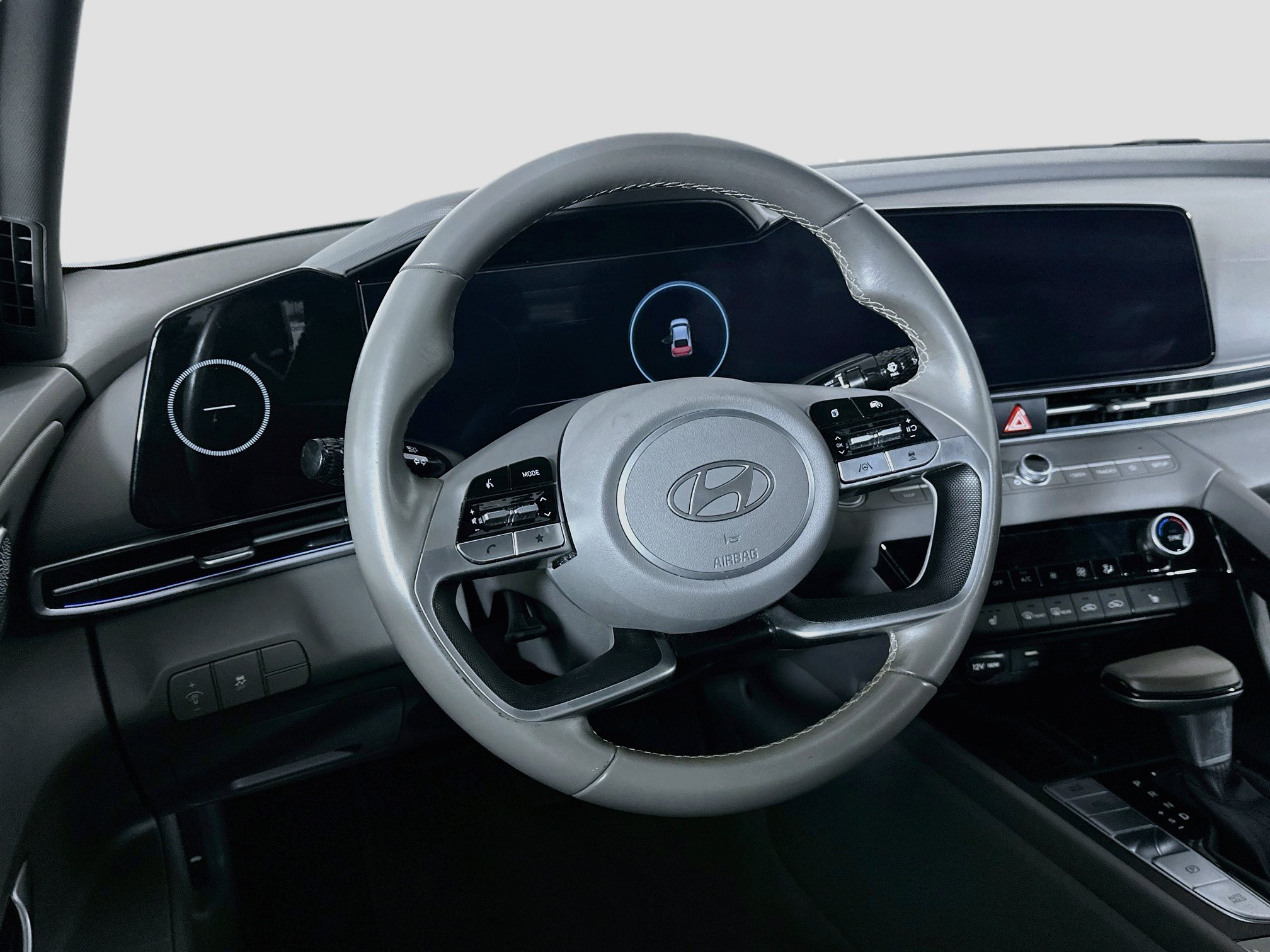 Used 2025 Hyundai Elantra SEL FWD image 18