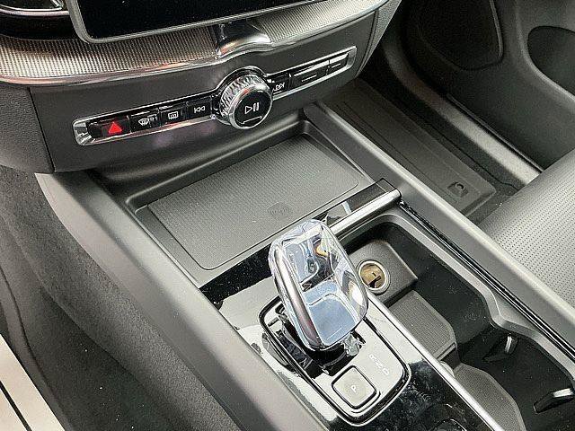New 2026 Volvo XC60 B5 Ultra w/ Climate Package AWD/4WD image 18