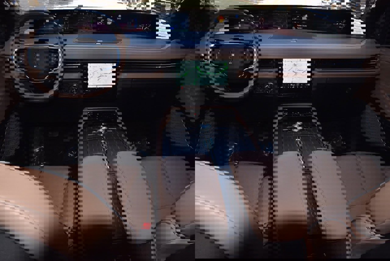 Certified 2025 Lincoln Navigator Black Label image 17