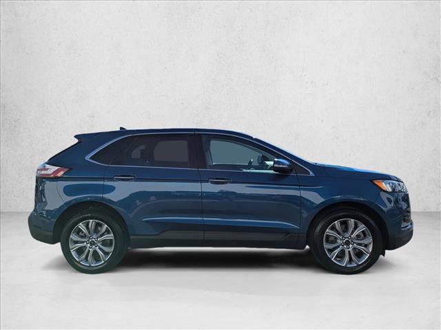 Used 2023 Ford Edge Titanium image 4