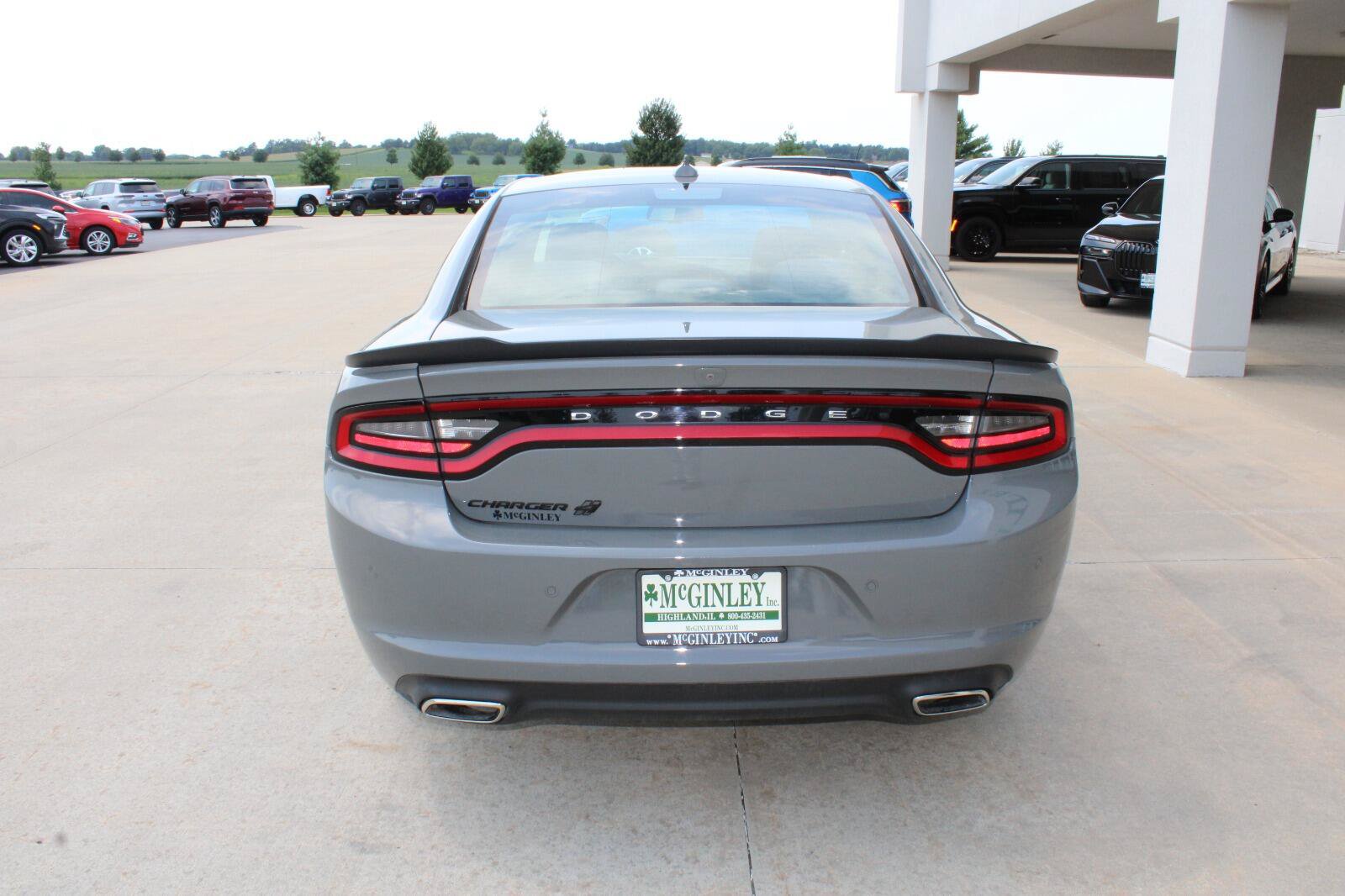 Used 2019 Dodge Charger SXT w/ Blacktop Package AWD/4WD image 8