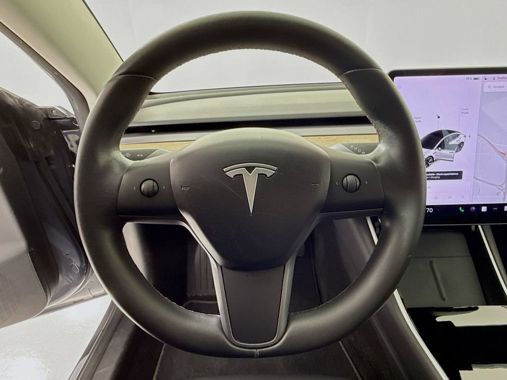 Used 2018 Tesla Model 3 image 13