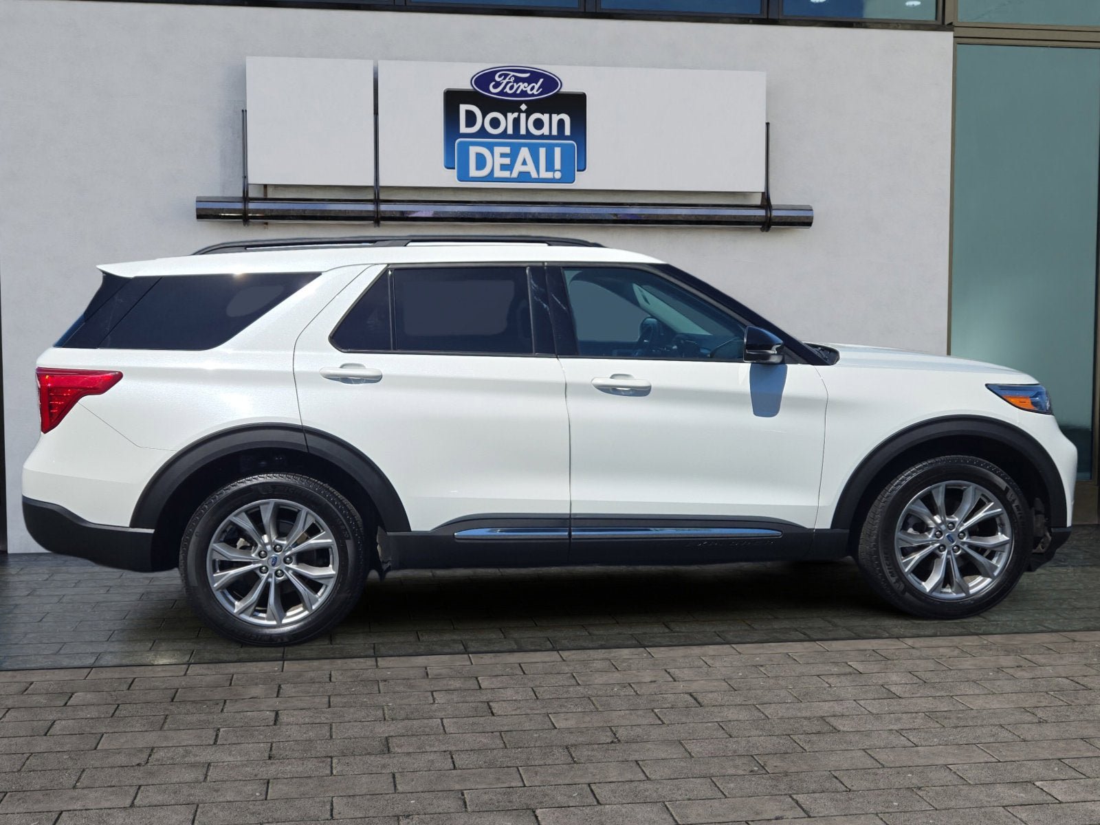 Used 2023 Ford Explorer XLT w/ Equipment Group 202A AWD/4WD video 2