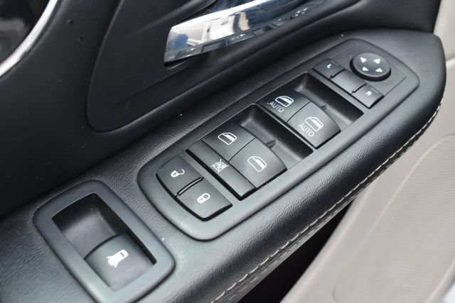 Used 2019 Dodge Grand Caravan SXT FWD image 18