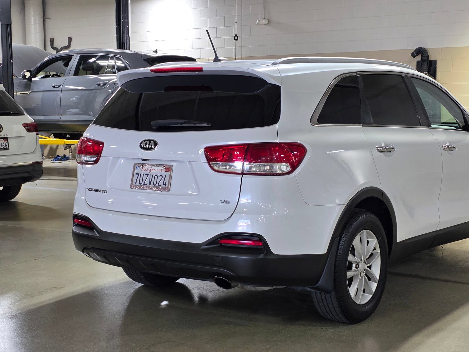 Used 2017 Kia Sorento LX FWD image 11