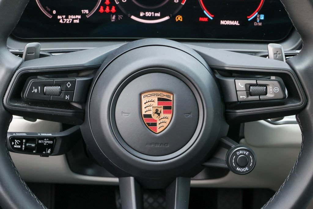 Certified 2026 Porsche Cayenne Coupe AWD/4WD image 38