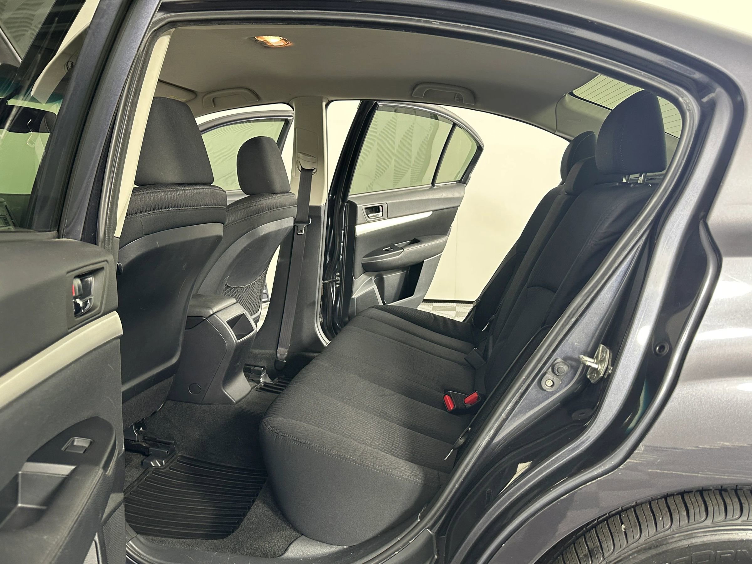 Used 2011 Subaru Legacy 2.5i Premium image 29