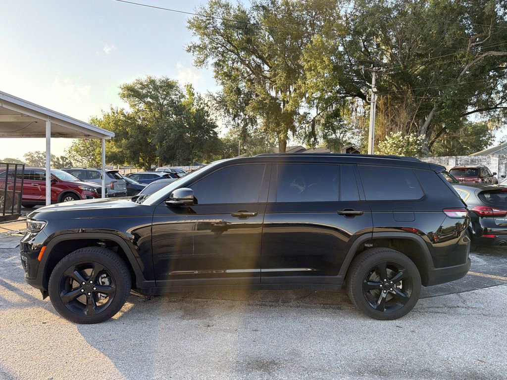 Used 2025 Jeep Grand Cherokee L Limited w/ Luxury Tech Group II RWD image 6