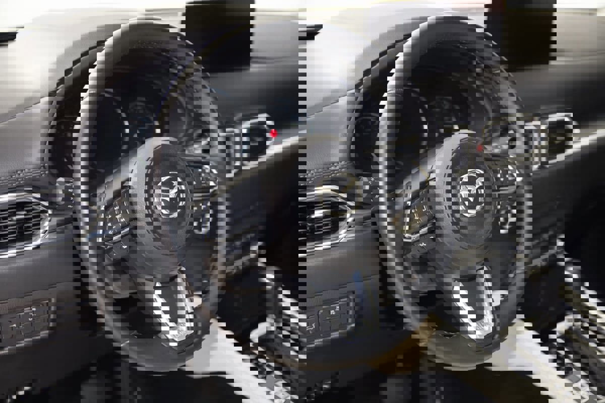 Used 2024 MAZDA CX-5 AWD 2.5 S w/ Premium Plus Pkg image 6