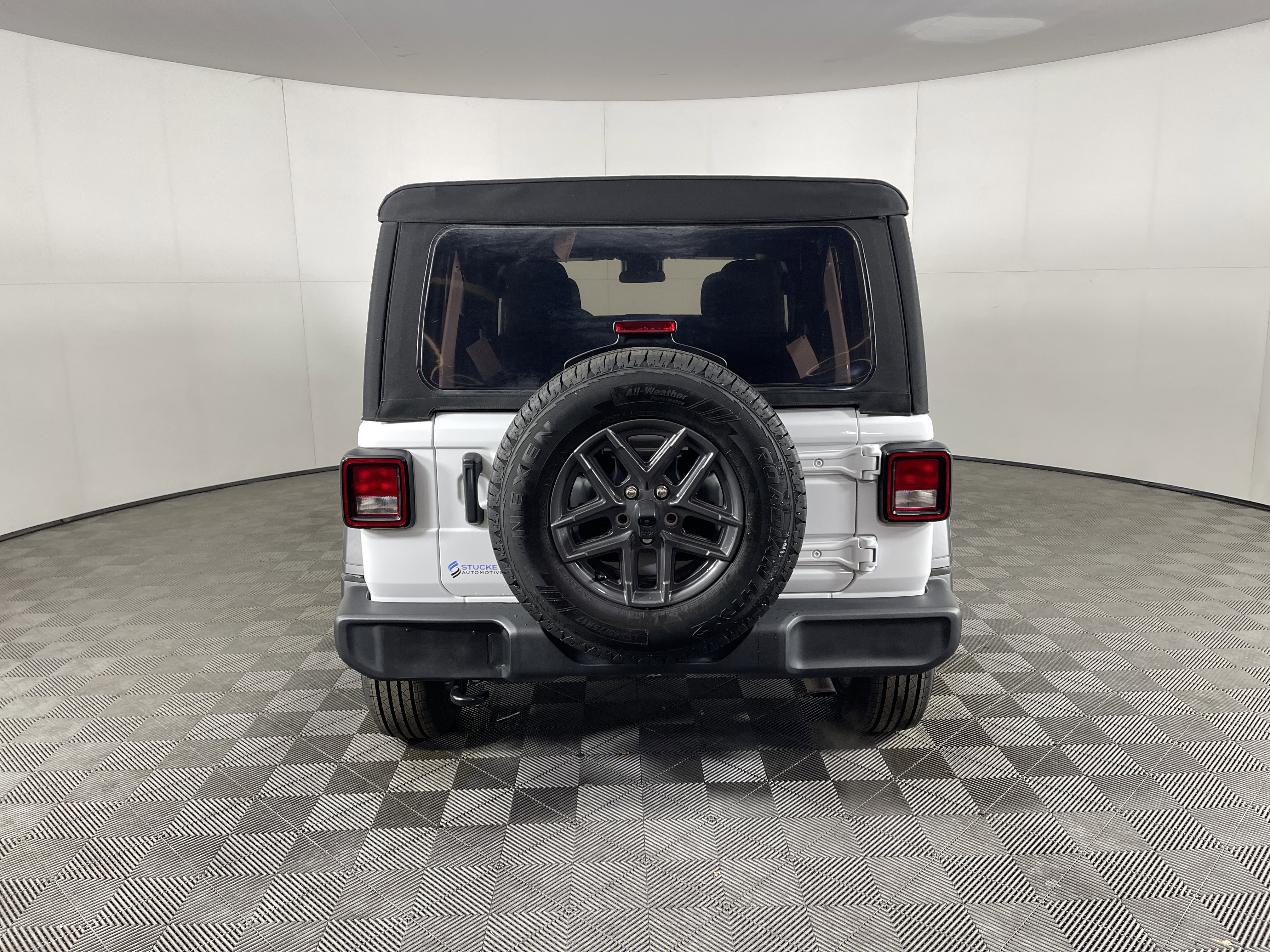 Used 2024 Jeep Wrangler Sport S image 4
