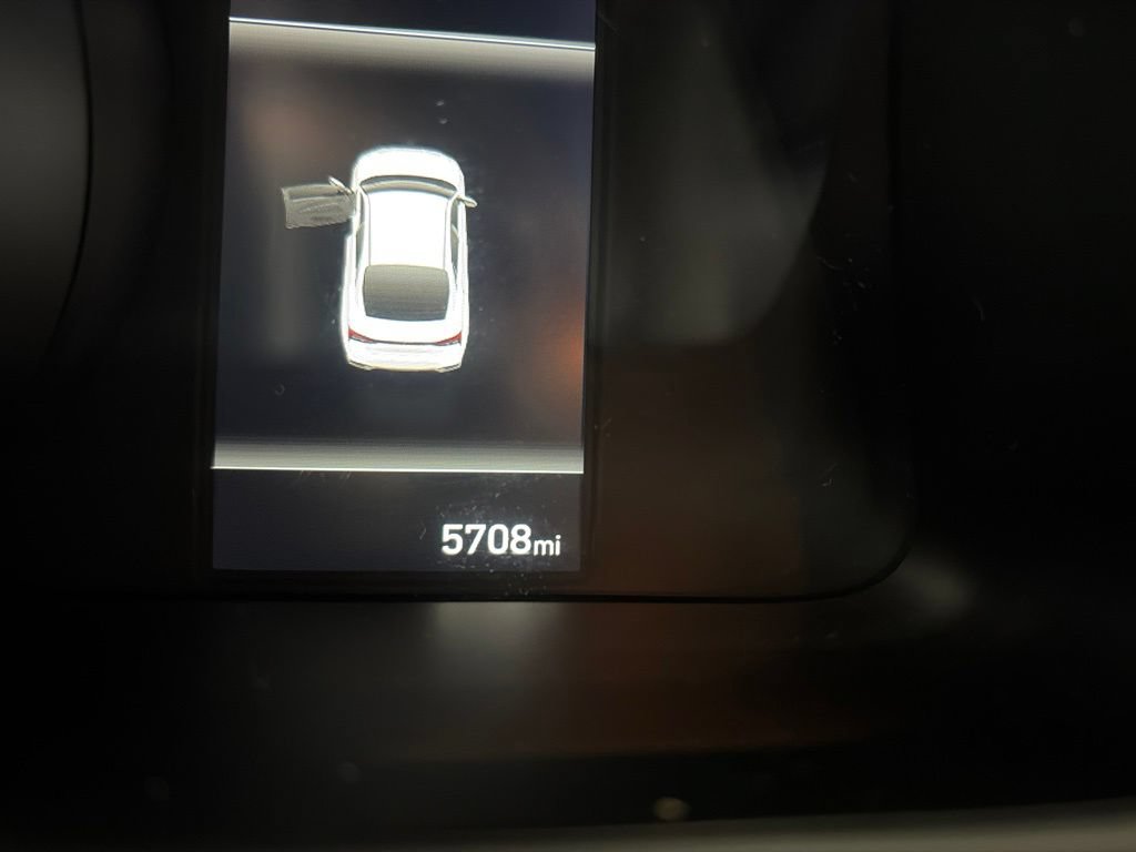 Used 2023 Hyundai Elantra SEL FWD image 2