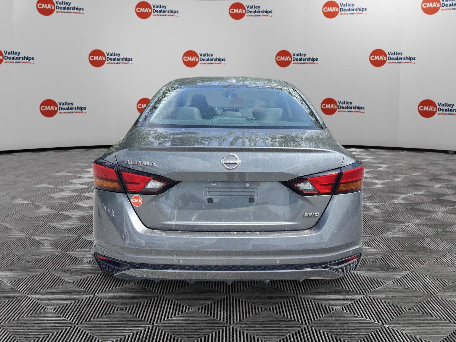 Used 2025 Nissan Altima 2.5 SV AWD/4WD image 4
