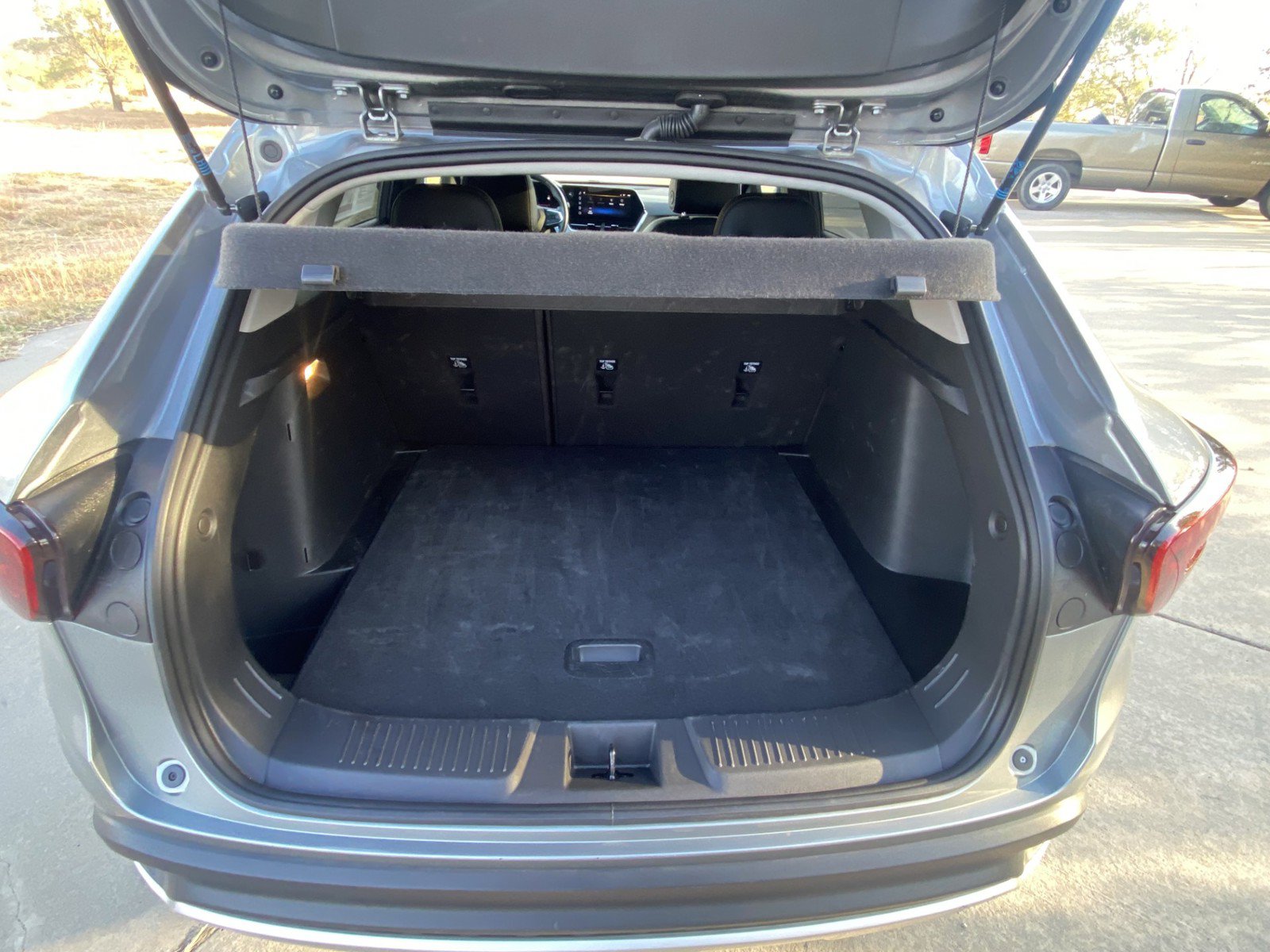 Used 2025 Chevrolet Trax LT w/ LT Convenience Package FWD image 13
