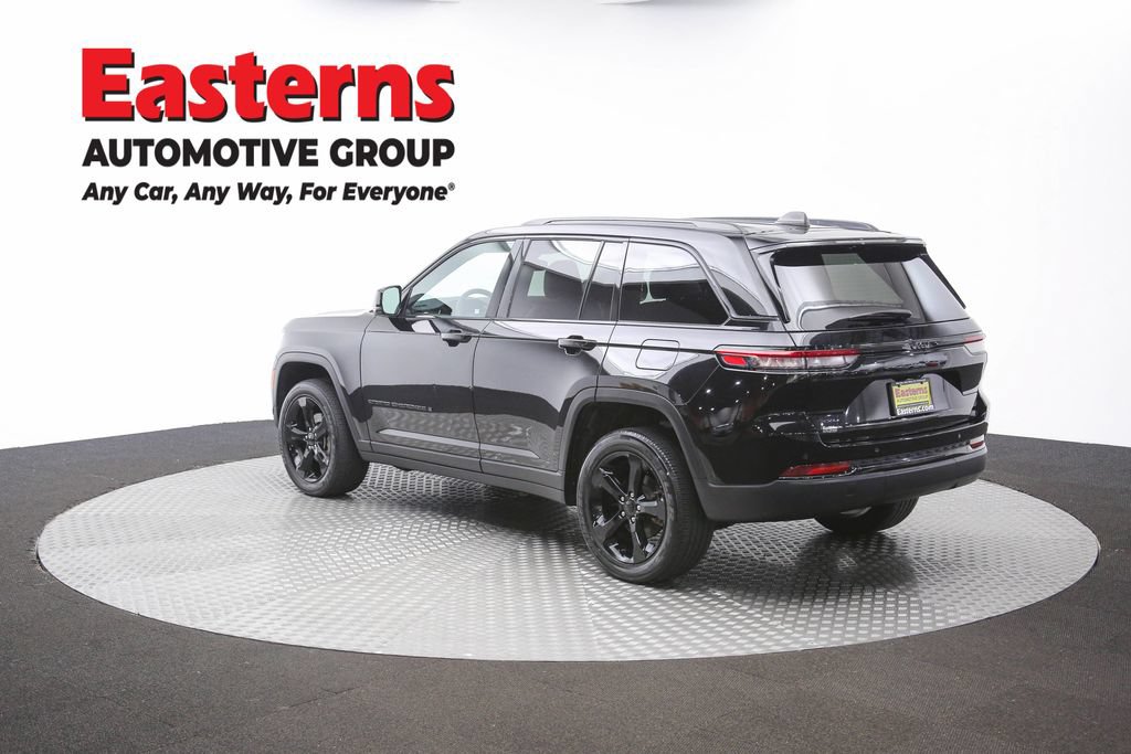 Used 2024 Jeep Grand Cherokee Altitude AWD/4WD image 65