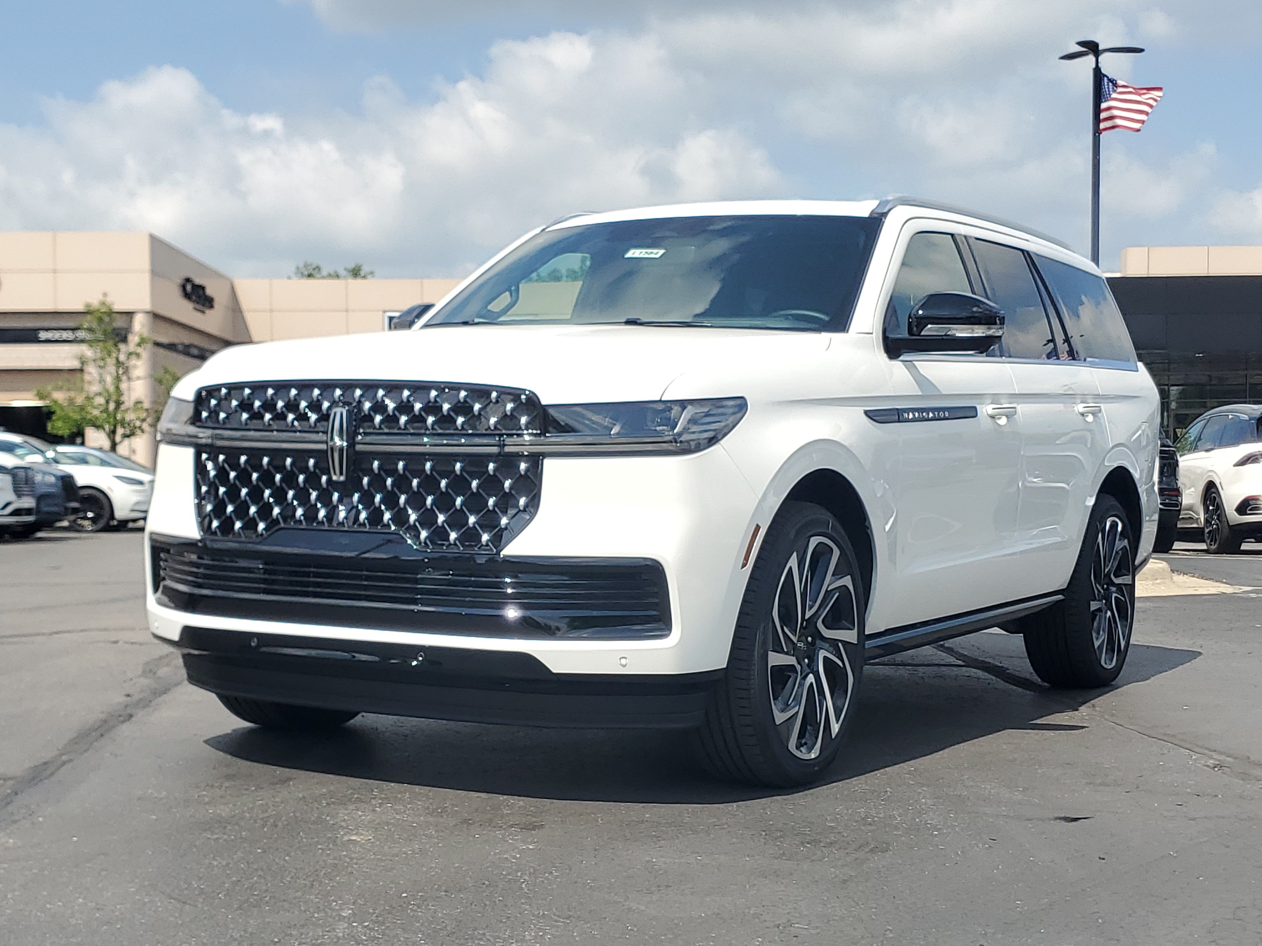New 2026 Lincoln Navigator Black Label AWD/4WD video 2