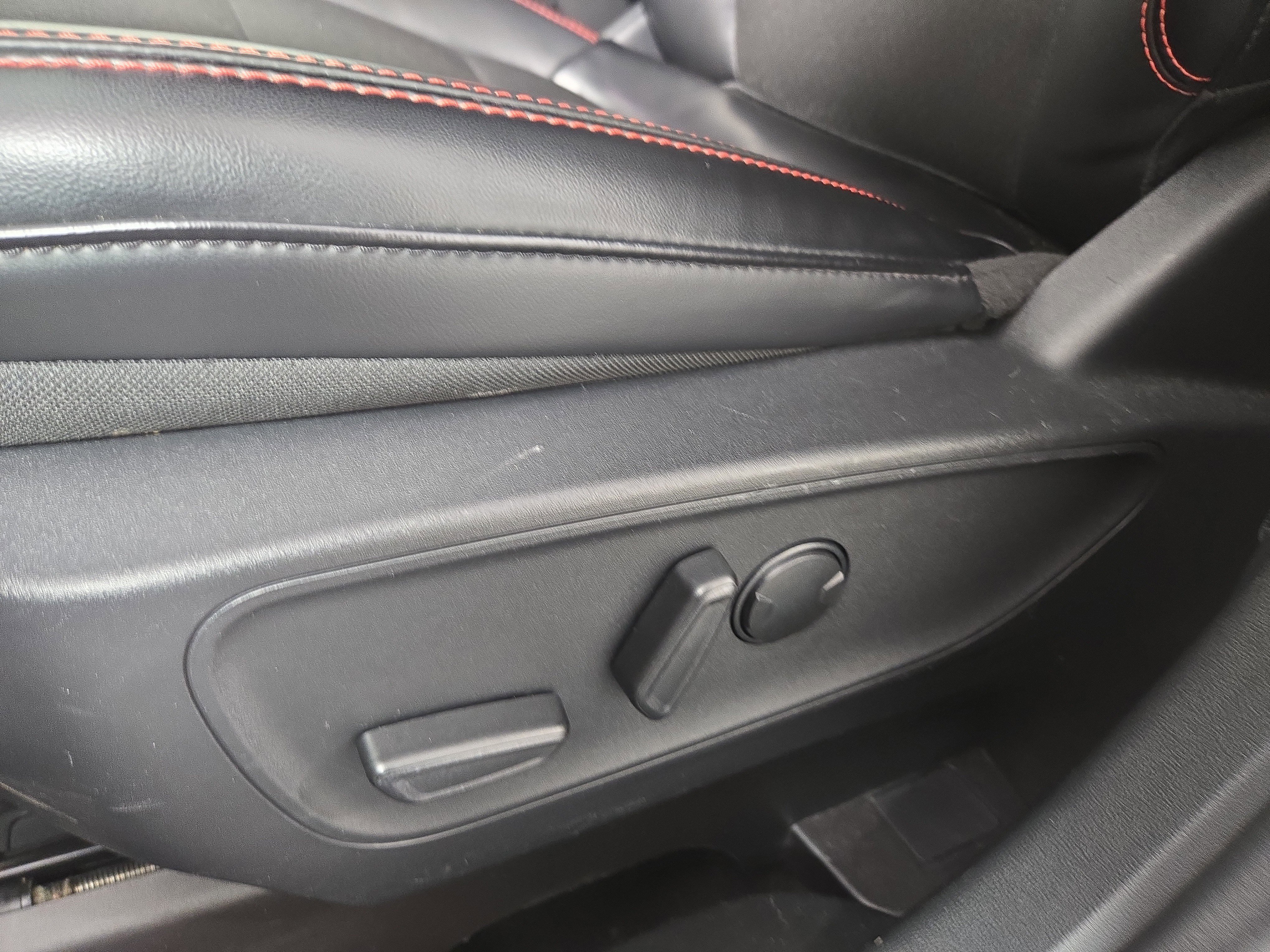 Used 2025 Ford Escape ST-Line Select image 29