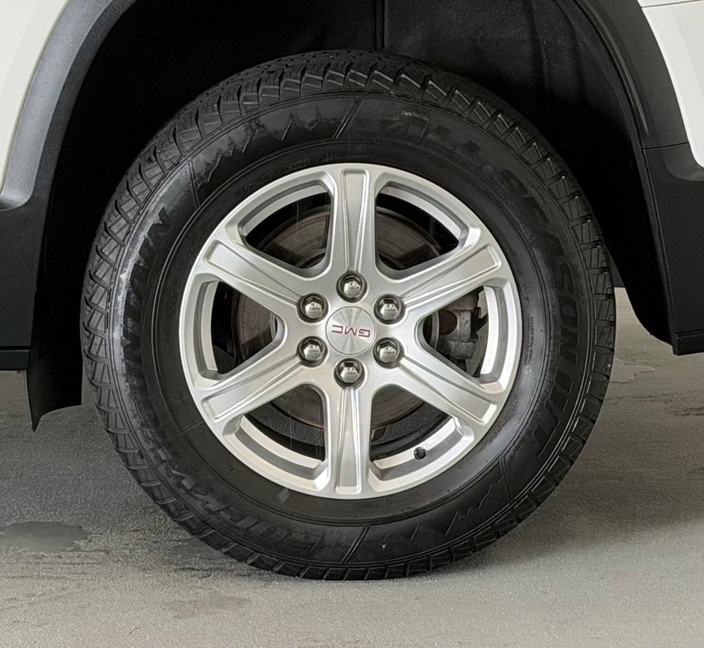 Used 2019 GMC Acadia SLE FWD image 8