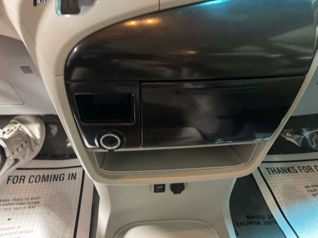 Used 2013 Toyota Sienna L FWD image 25