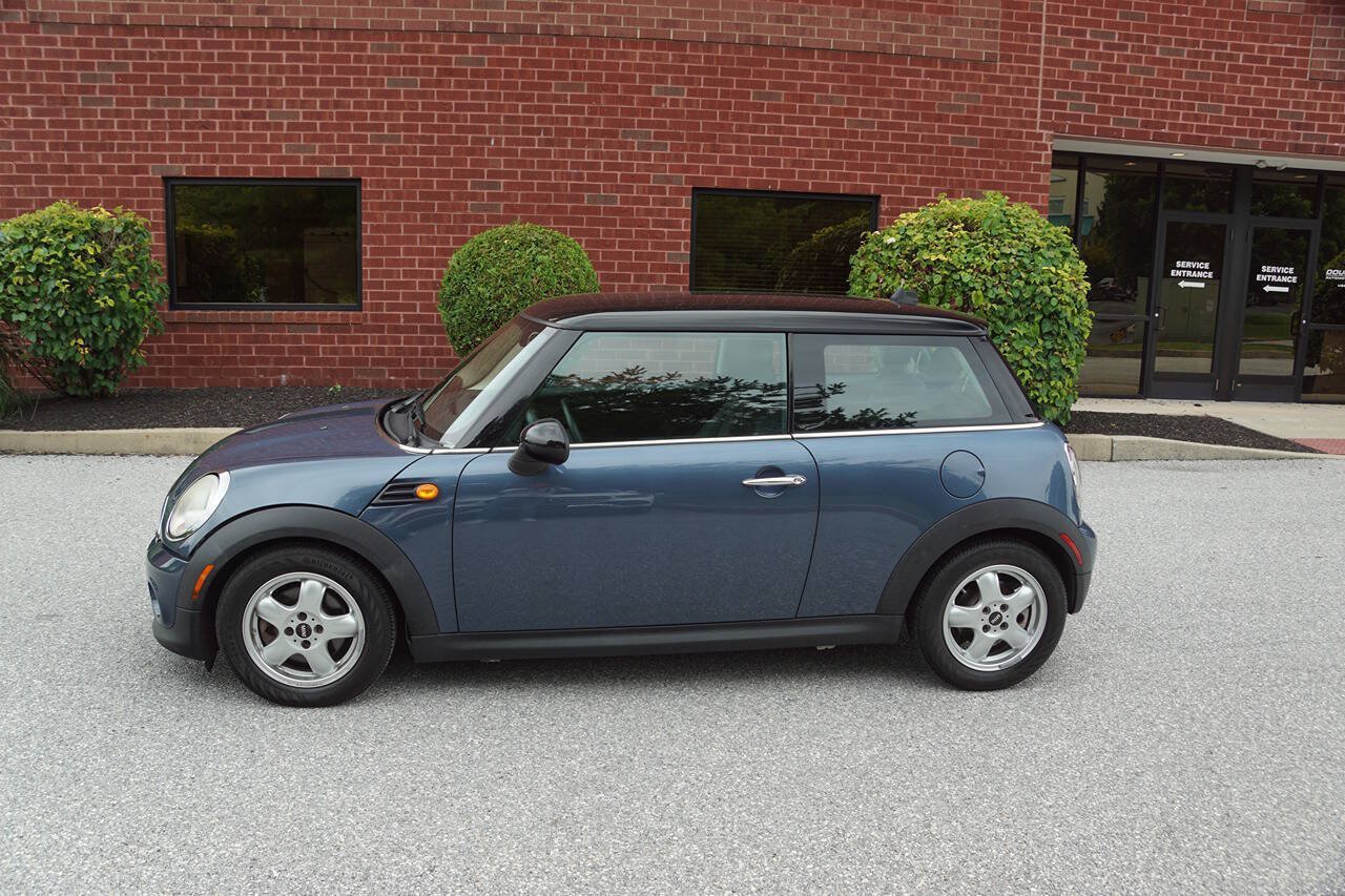 Used 2011 MINI Cooper Hardtop FWD image 3