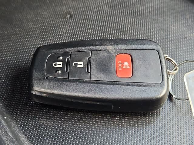 Used 2022 Toyota Prius LE FWD image 28