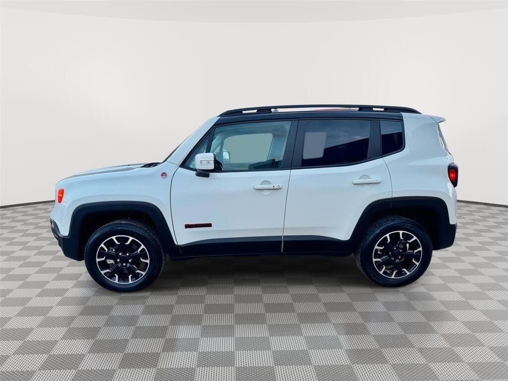 Used 2023 Jeep Renegade Trailhawk AWD/4WD image 3