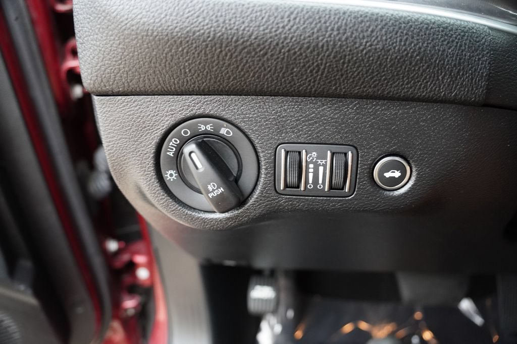 Certified 2022 Dodge Challenger SXT w/ Driver Convenience Group RWD image 19