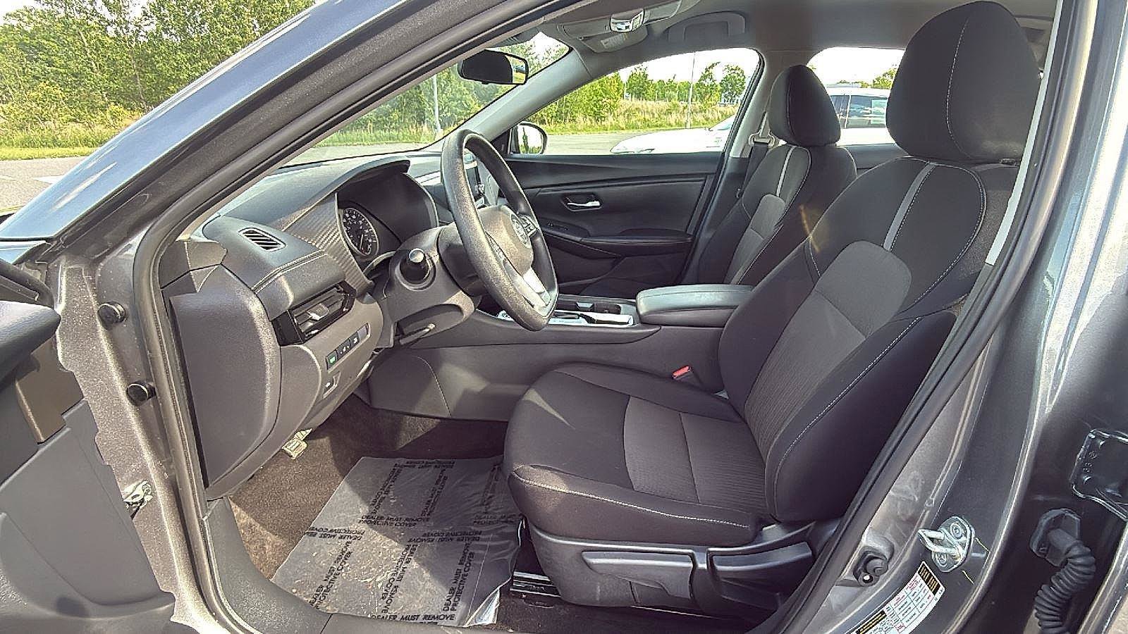 Used 2023 Nissan Sentra SV FWD image 25