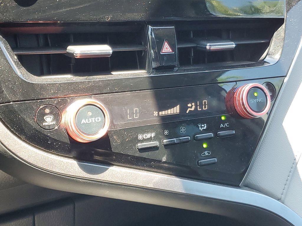 Used 2022 Toyota Camry XSE image 21