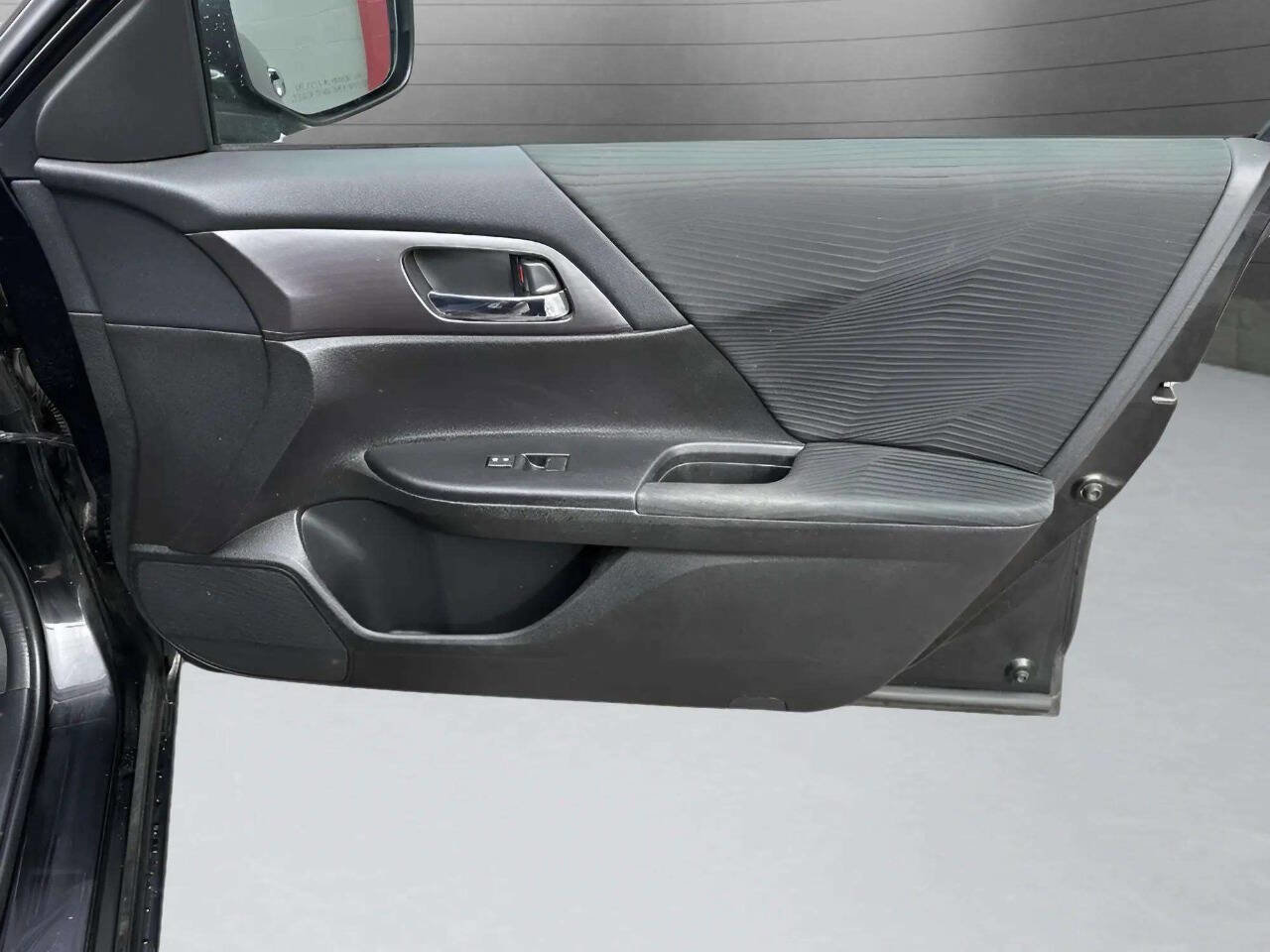 Used 2015 Honda Accord LX image 39