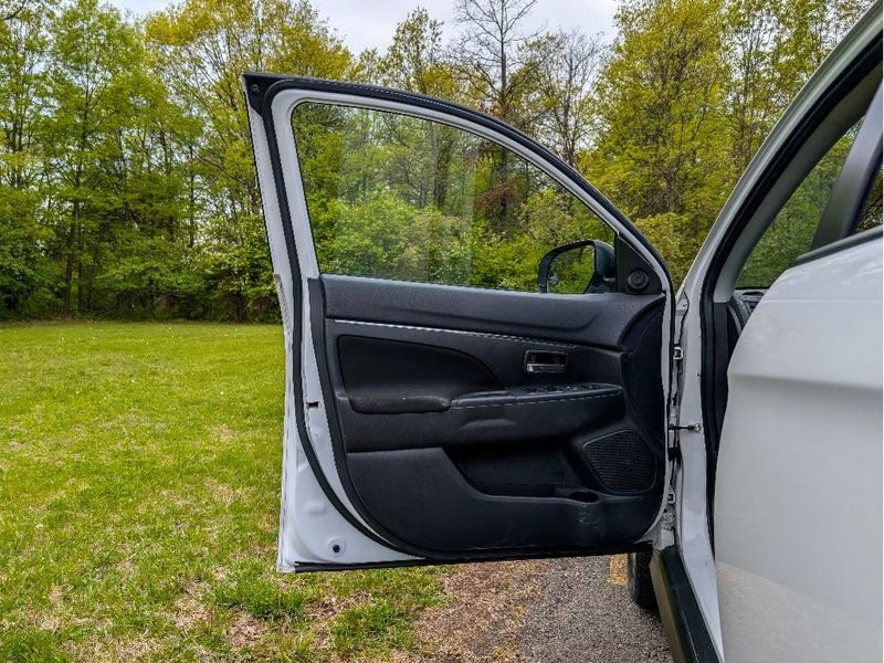 Used 2017 Mitsubishi Outlander Sport ES FWD image 10