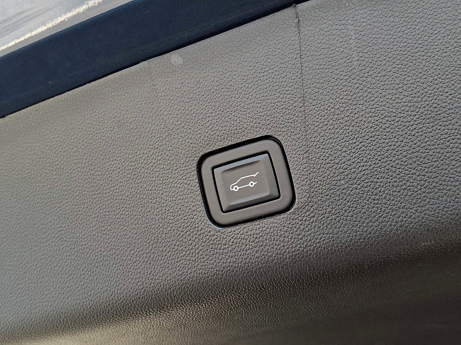 Certified 2023 Chevrolet Traverse LT w/ LPO, Floor Liner Package image 28