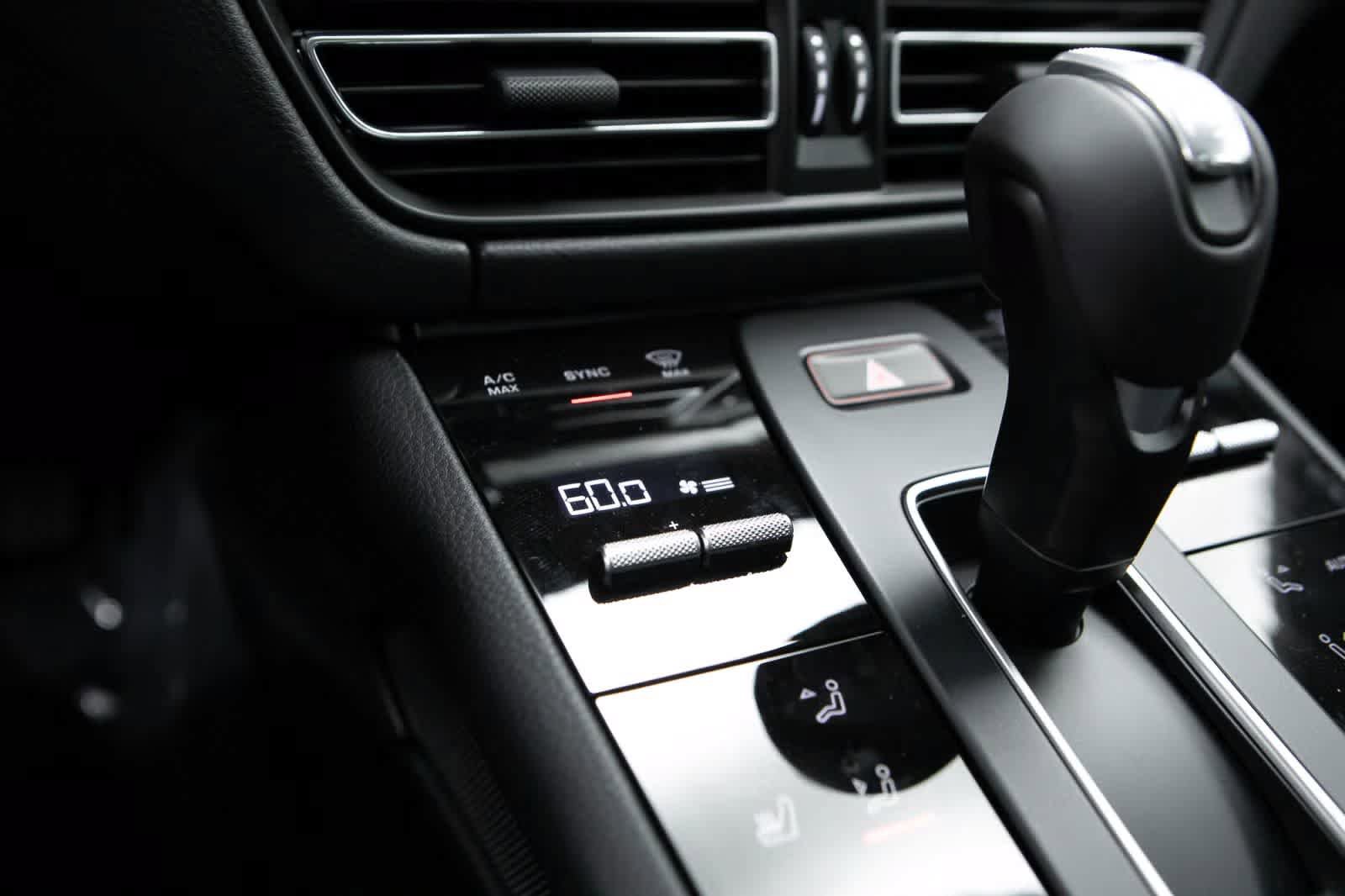 Certified 2026 Porsche Macan Turbo AWD/4WD image 27