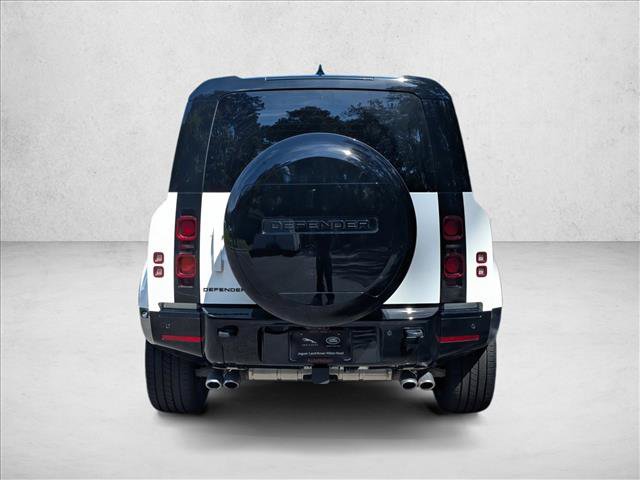 Used 2025 Land Rover Defender 110 X-Dynamic SE AWD/4WD image 6