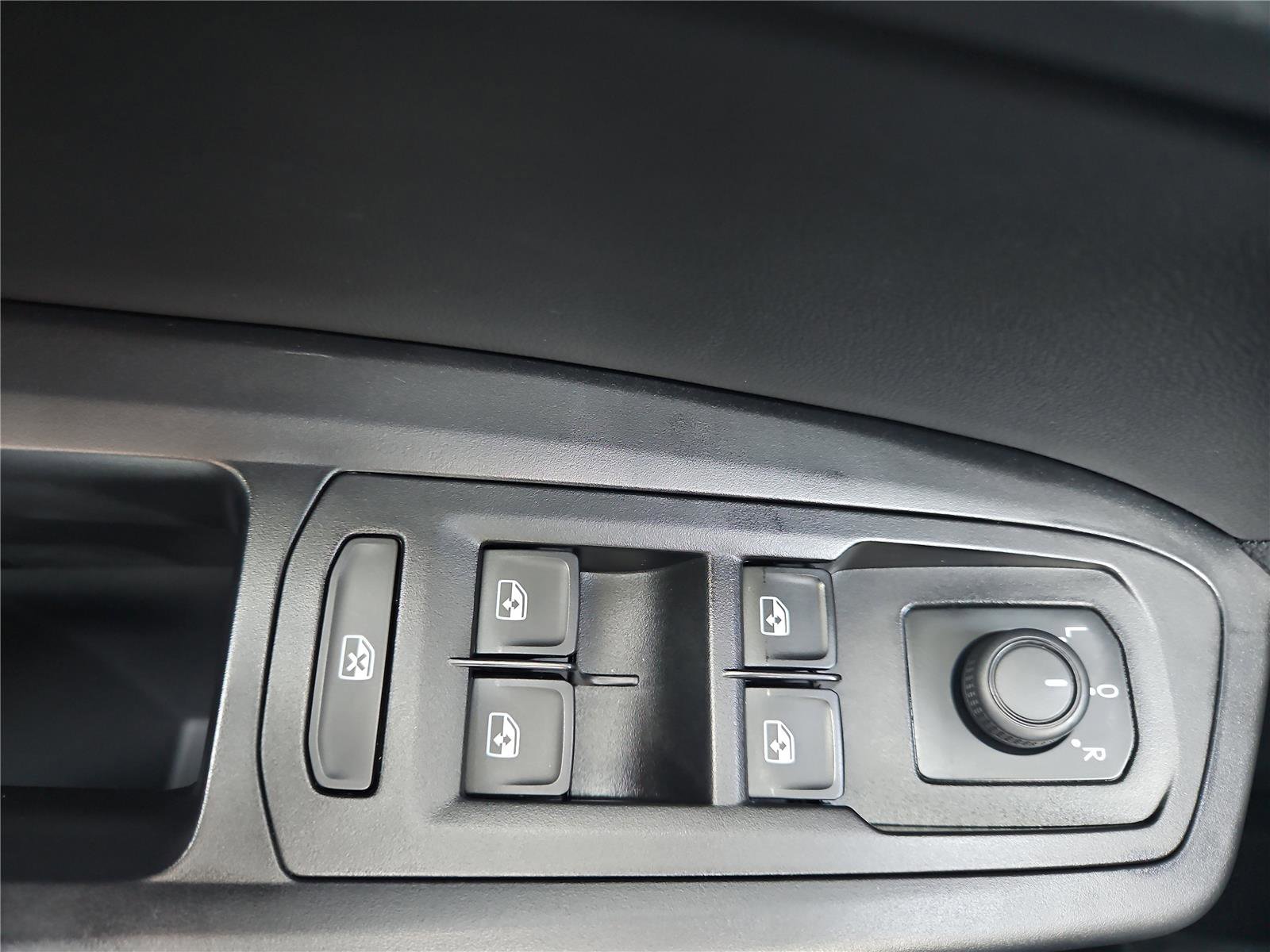 Certified 2021 Volkswagen Atlas SEL image 14