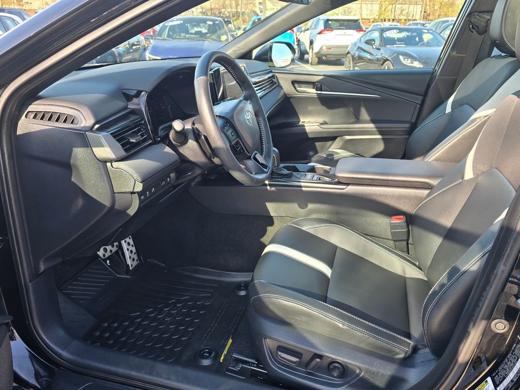 Used 2026 Toyota Camry Hybrid w/ Convenience Package FWD image 15