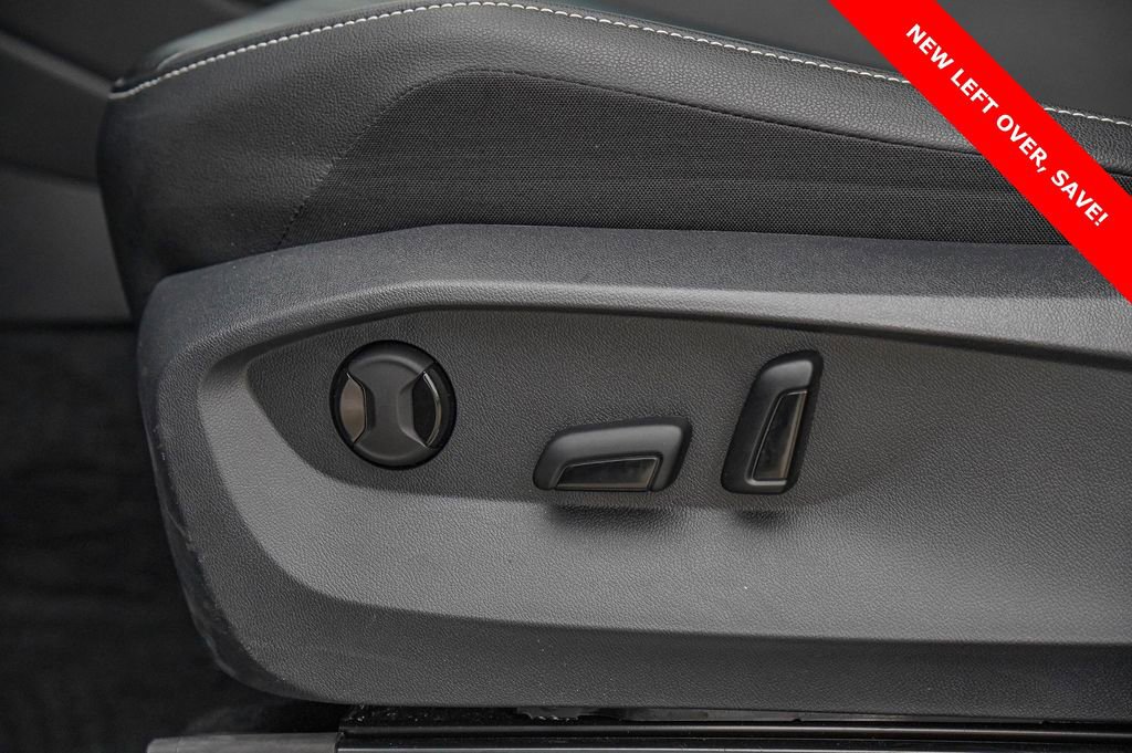 Used 2024 Volkswagen Tiguan SE R-Line image 21