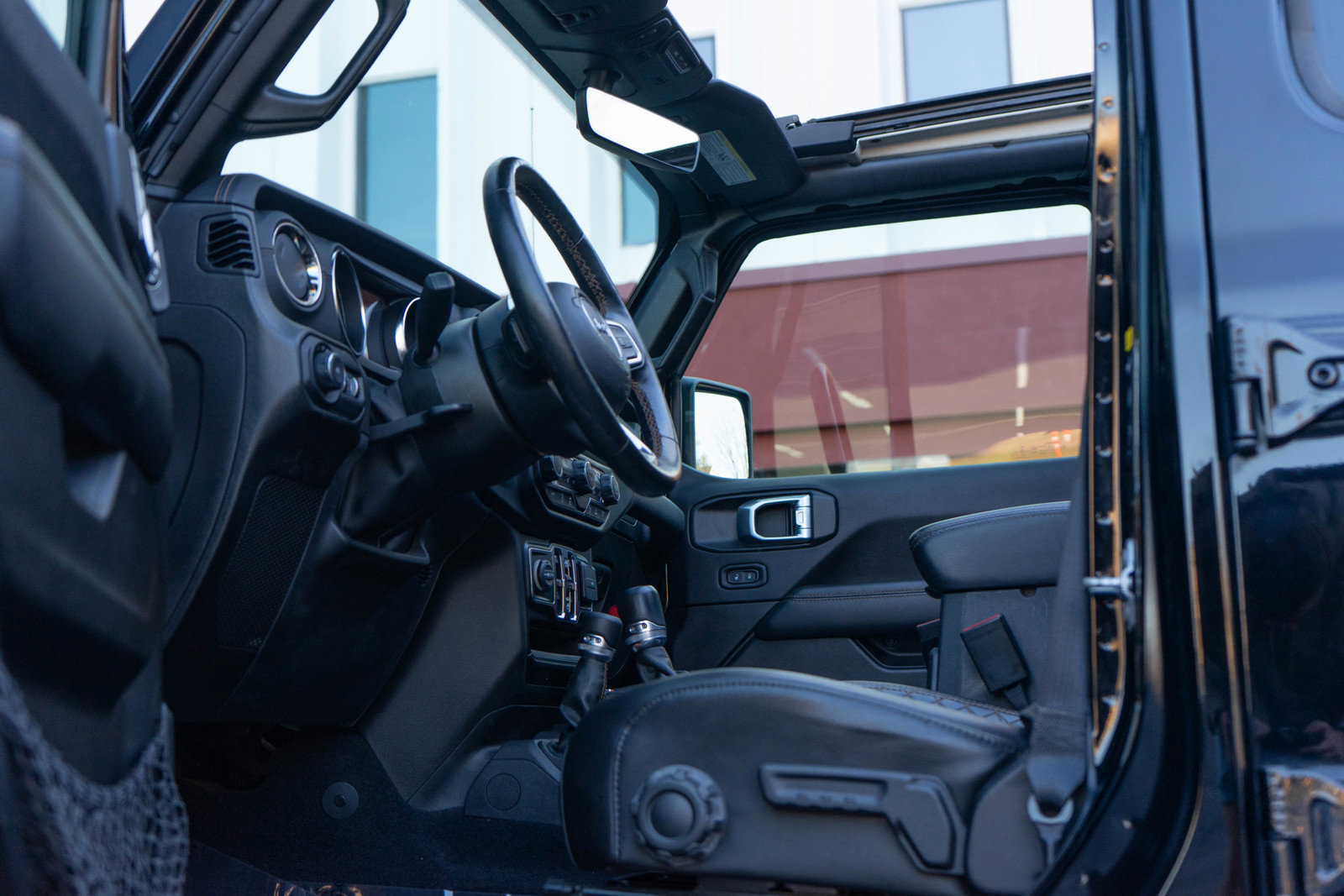 Used 2022 Jeep Wrangler Unlimited Sahara image 13