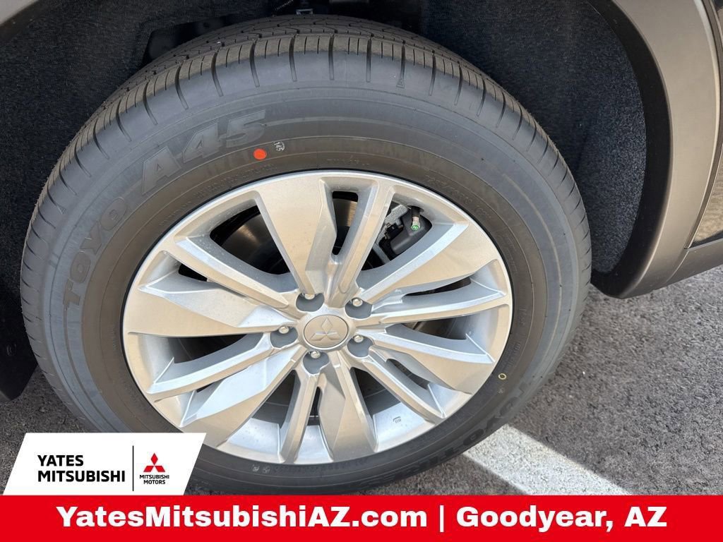 New 2026 Mitsubishi Outlander ES FWD image 5